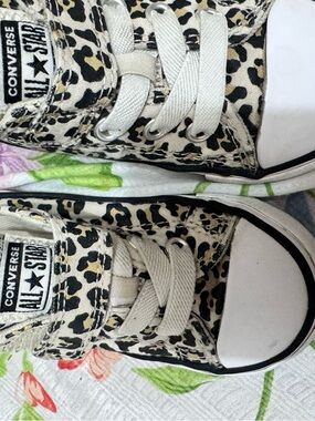 Converse Leopard Print Low Top Sneakers - White/Black/Tan